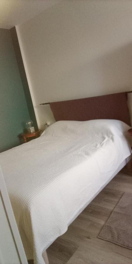 Le Plain Pied Sur Place Le Mêle-sur-Sarthe المظهر الخارجي الصورة